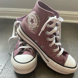 Embroidered flowers High top Converse Girls